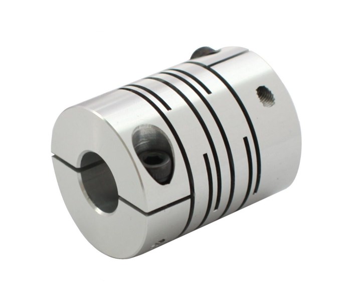 Муфта разрезная INNOCONT d=25 мм, с зажимным кольцом, материал - алюминий, диаметры валов 8*8 мм, номинальный момент 1,8 Нм CPI-25C-8x8 - фото 55515